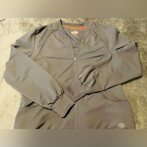 Dickies Women’s zip front scrub jacket Pewter gray- Large